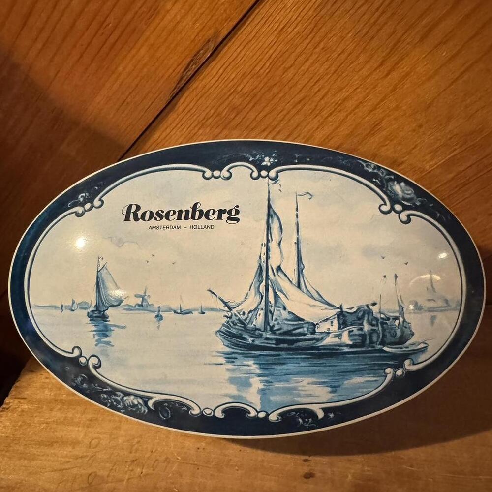 Rosenberg Amsterdam Holland blue & white candy tin  approx 7” x  3”  #delftware